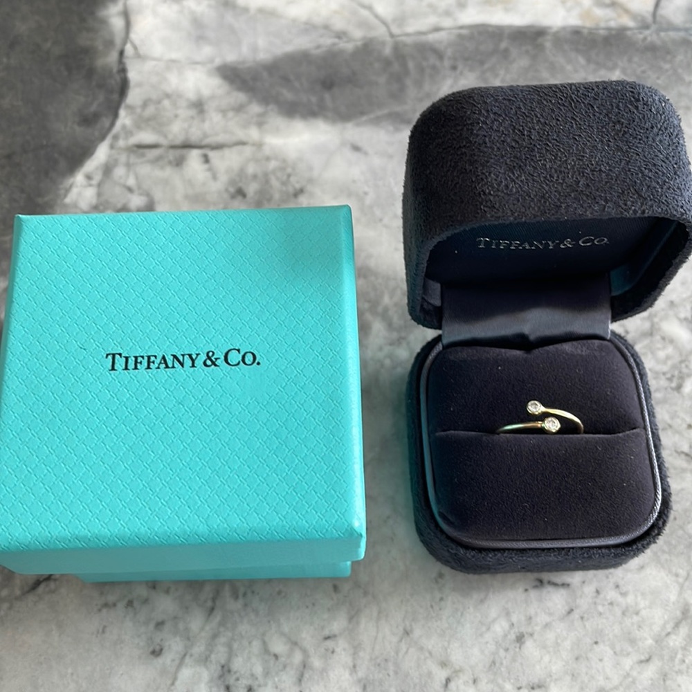 Tiffany yellow gold hoop ring